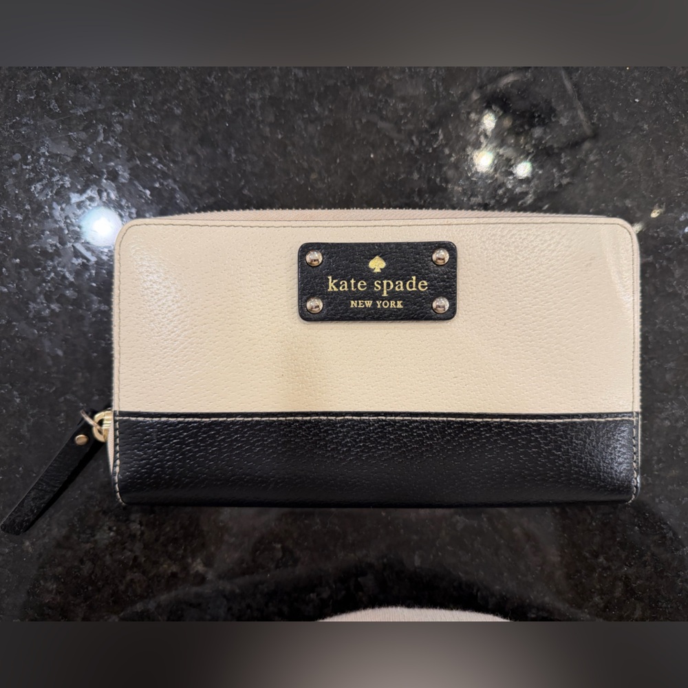 Kate Spade Black and White Wallet